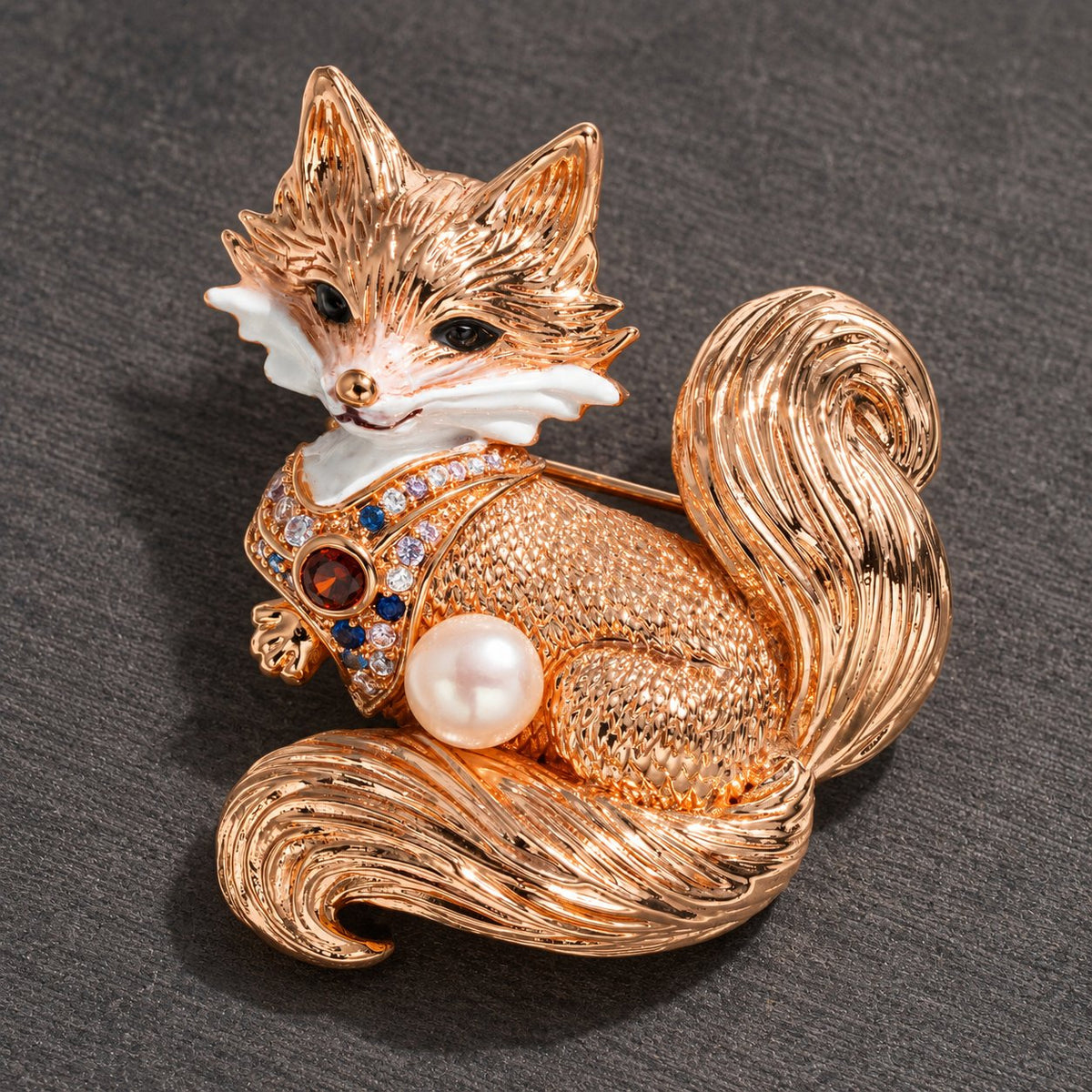 YC016 Rose Gold Tone freshwater pearl fox brooch, full front view
