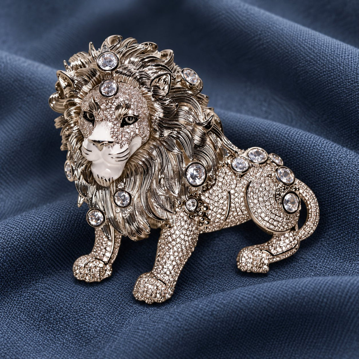 Silver Tone Lion brooch, front view