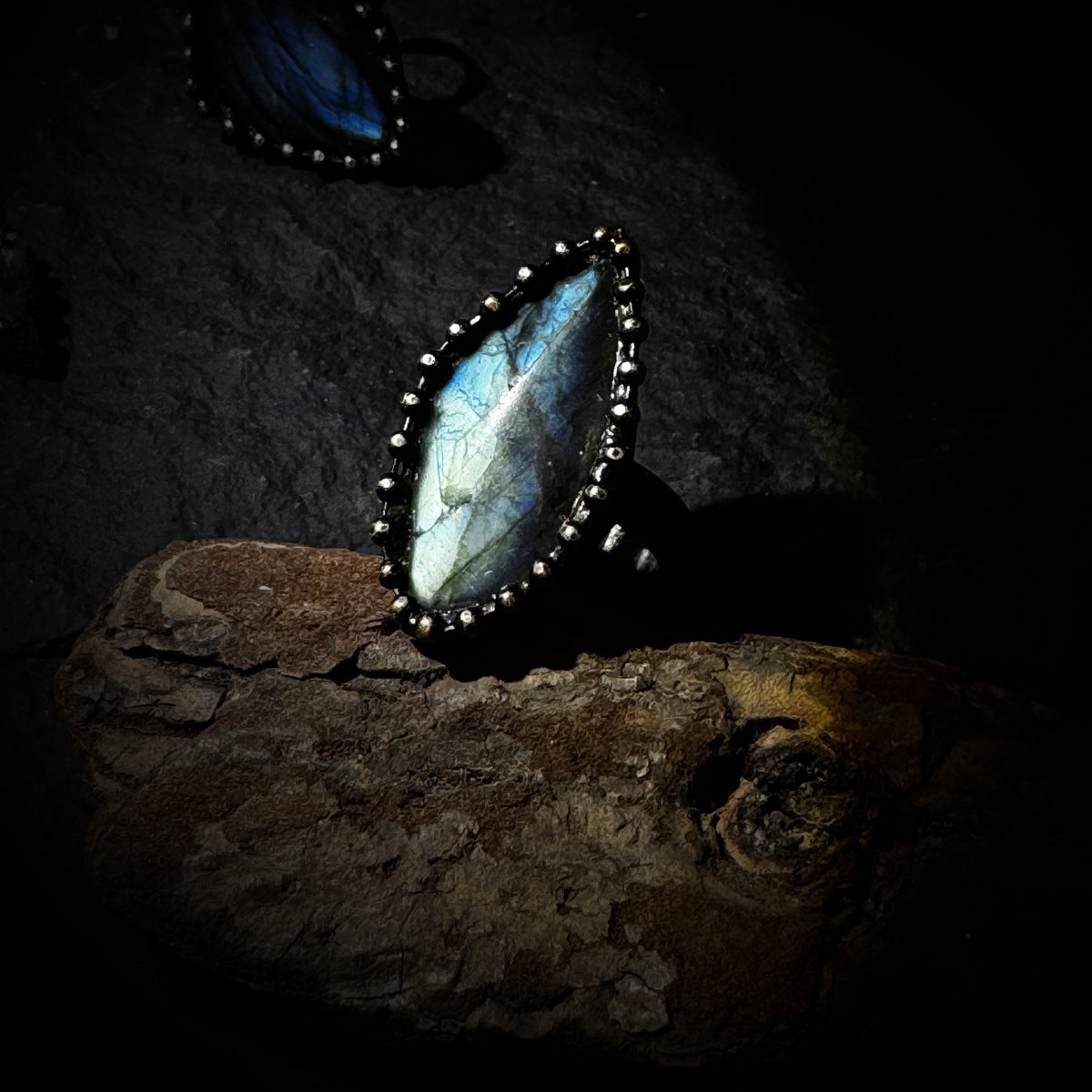 Vintage Adjustable Wide-Band Labradorite Ring