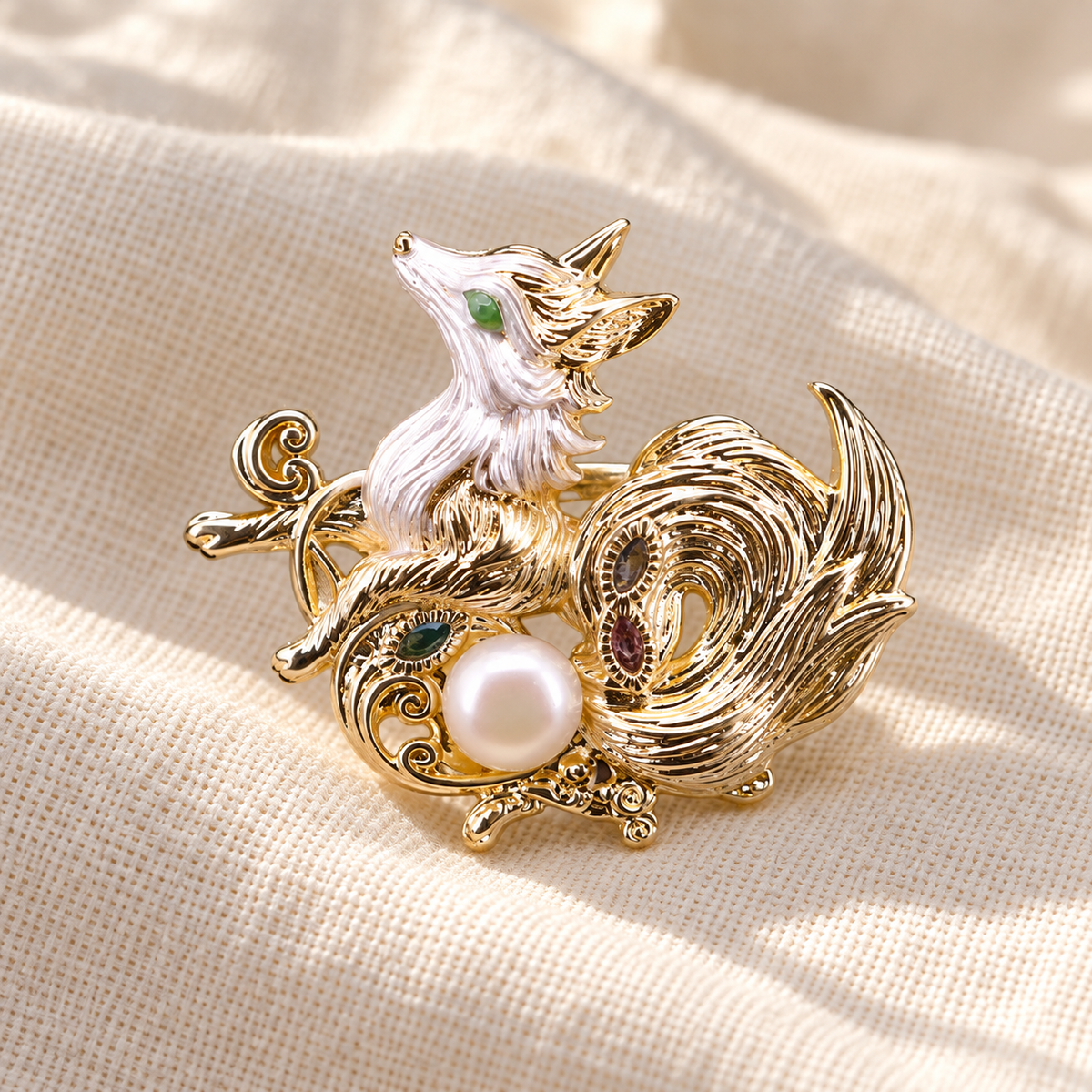YC024 Gold Tone freshwater pearl fox brooch on fabric