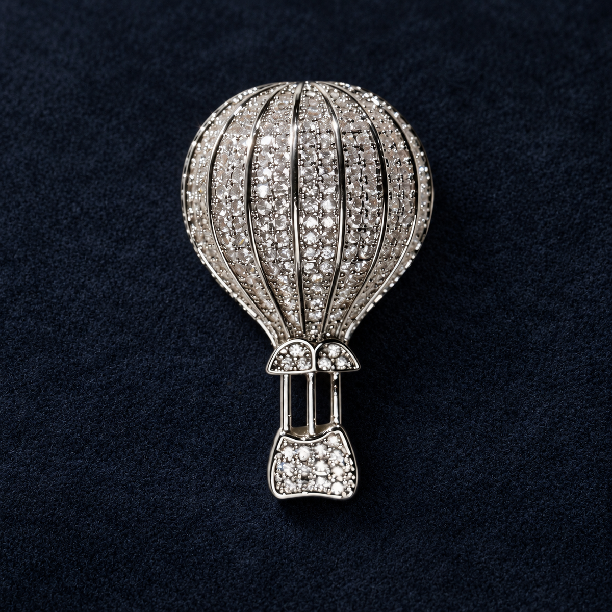 Silver hot air balloon brooch and pendant front view