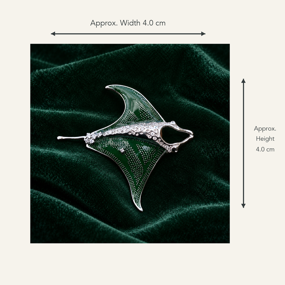 Size guide for Green manta ray brooch